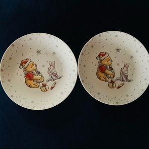 New 💕 2 Disney Winnie the Pooh Friends Piglet Christmas Salad 8" Plates